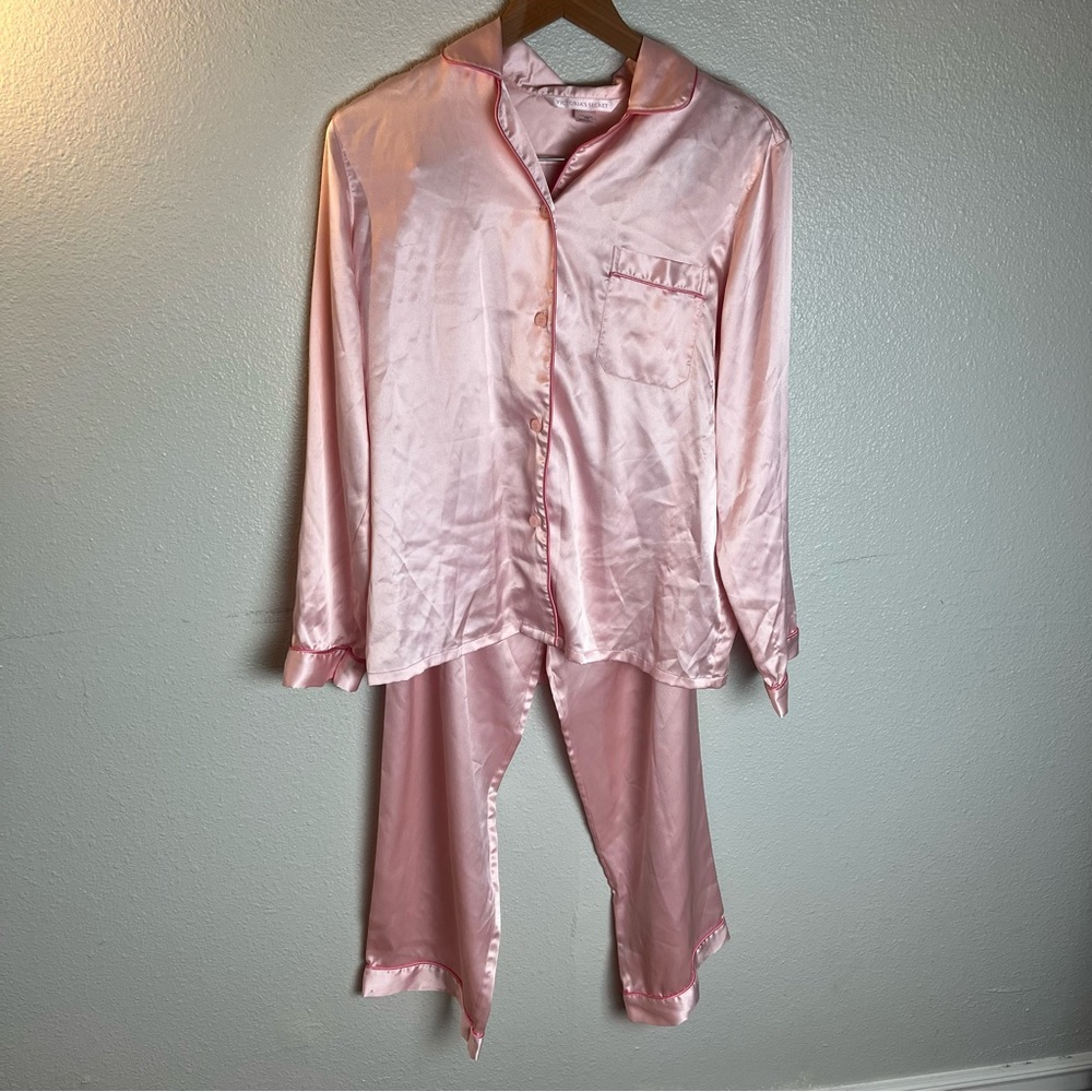 Victoria’s Secret Y2K vintage satin baby pink pajama set